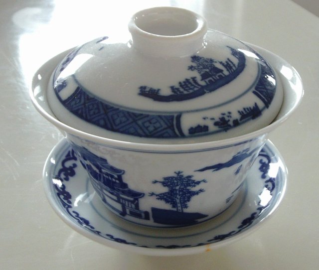 Blue Willow pattern gaiwan