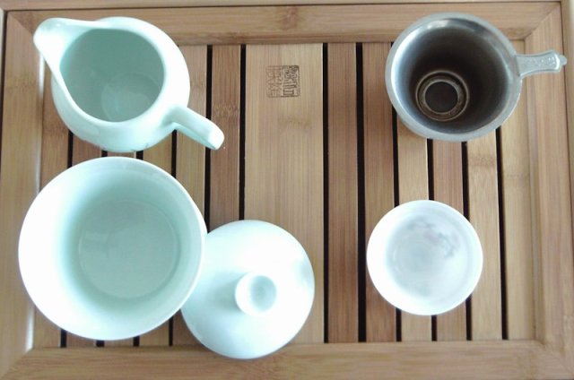 a typical gong fu tea set up