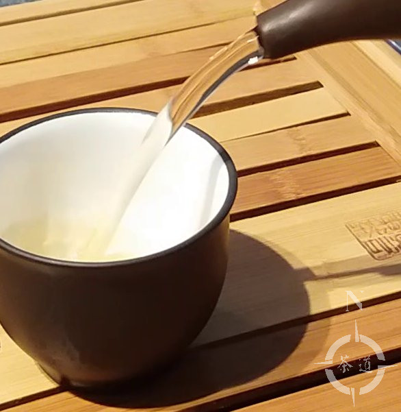 A nice, smooth pouring action