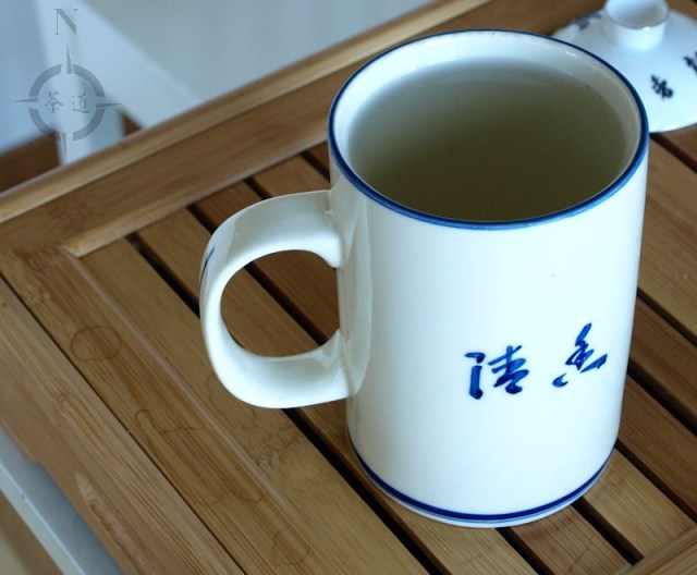 Chinese lidded tea mug - finished tea
