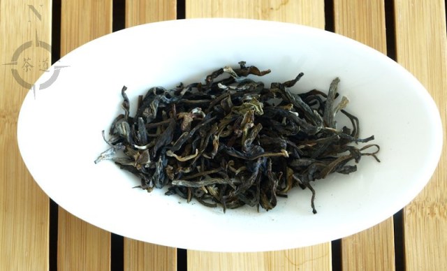 White2Tea Daily Drinker - dry leaf