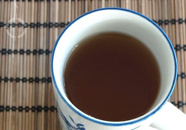 jing-mai-mountain-raw-pu-erh-tea-cha-gao-made-in-lidded-mug