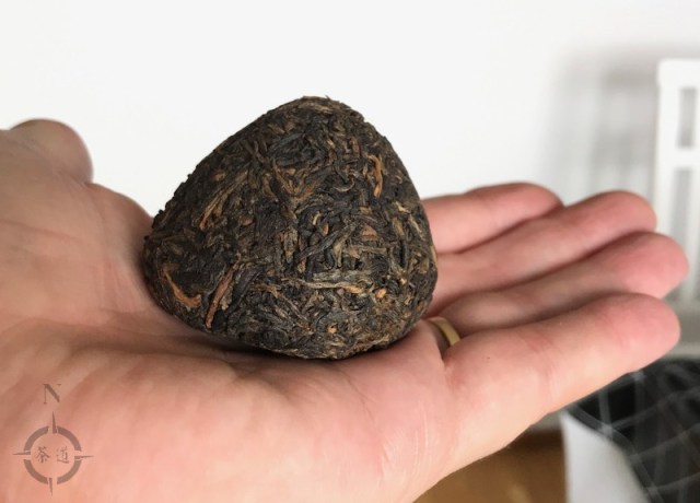 2001 Gu Pu-er Ying Hao Tuo - in hand