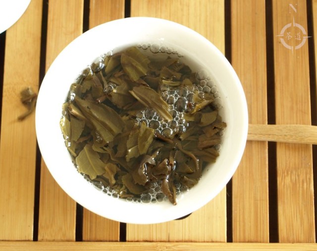 2015 Menghai Jia Ji Tuo - in gaiwan