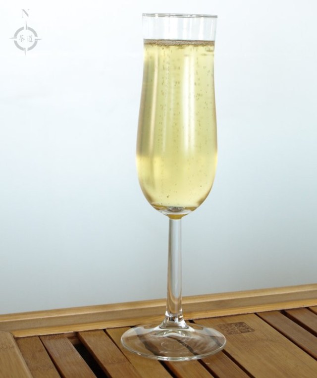 Copenhagen sparkling tea - glass of