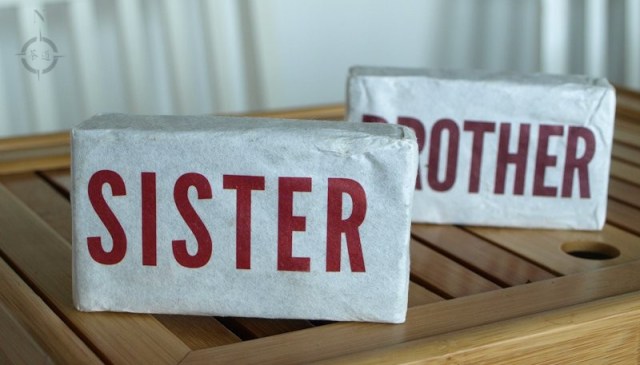 White2Tea 2016 Sister Brother - wrapped cakes